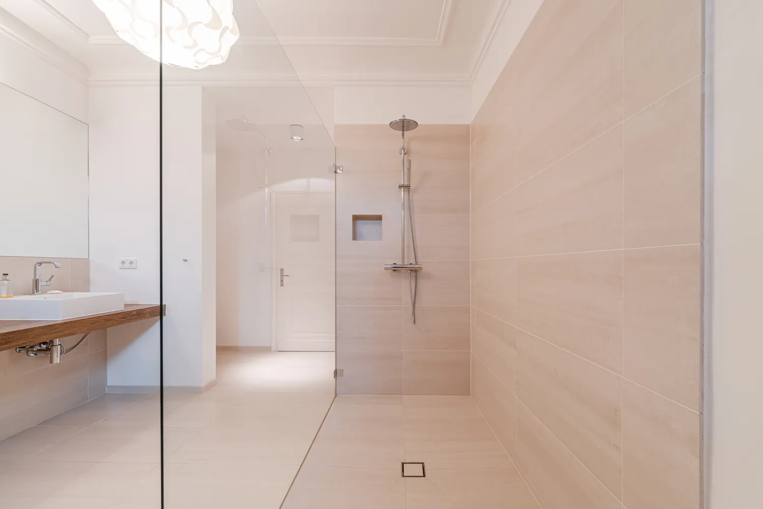 7 Zimmer Wohnung mit 210 m² in Düsseldorf – Bild 12