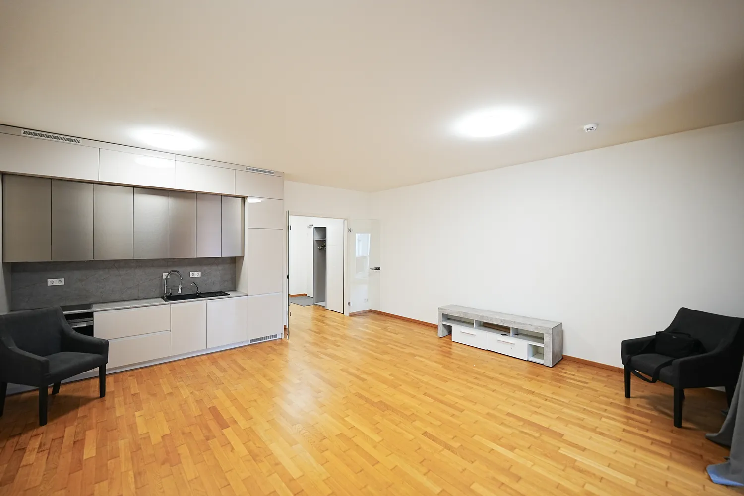 2 Zimmer Wohnung mit 81 m² in Berlin – Bild 7