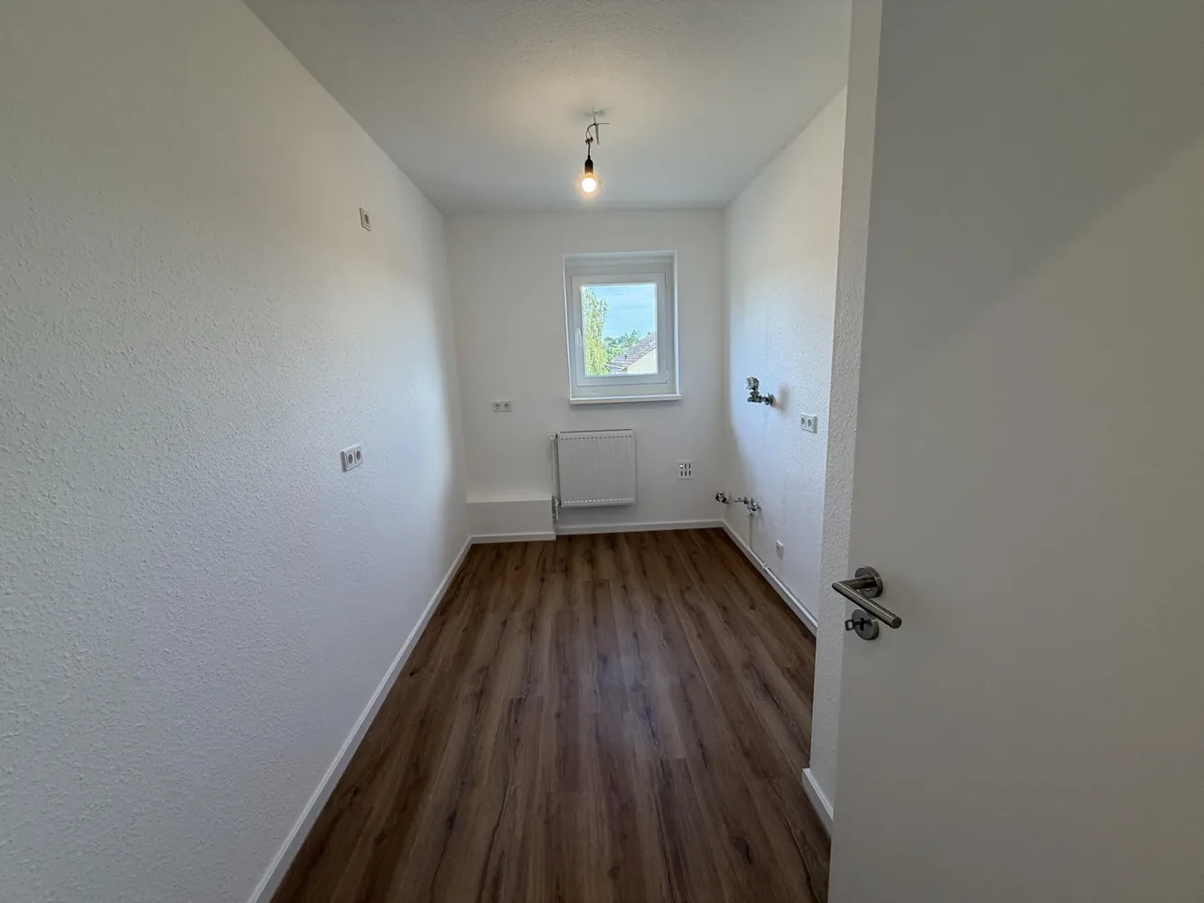 4 Zimmer Wohnung mit 70 m² in Wiesbaden – Bild 2