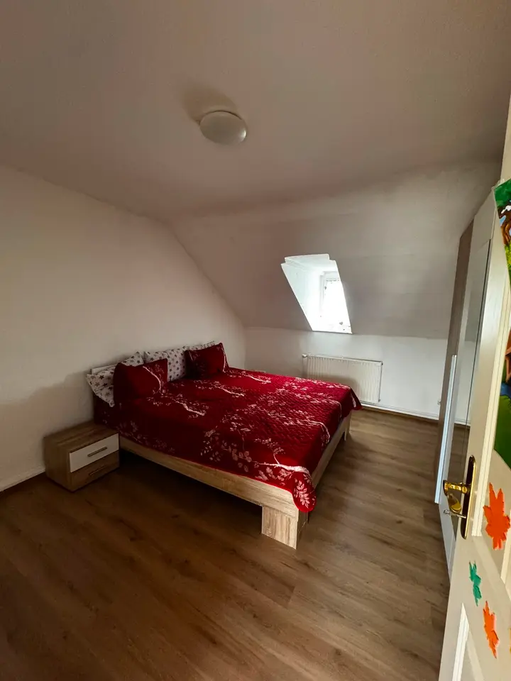 6 Zimmer Haus mit 150 m² in Duisburg – Bild 2