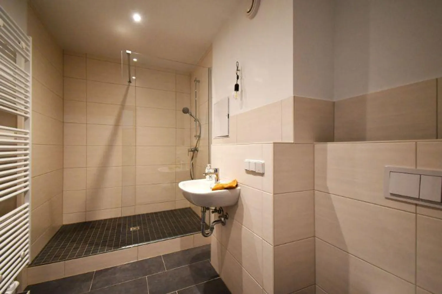 3 room apartment with 80 m² in Berlin – Photo 3