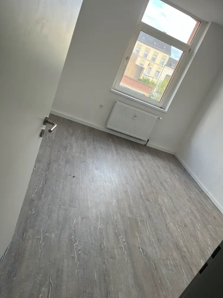 7 Zimmer Wohnung mit 155 m² in Düren – Bild 4