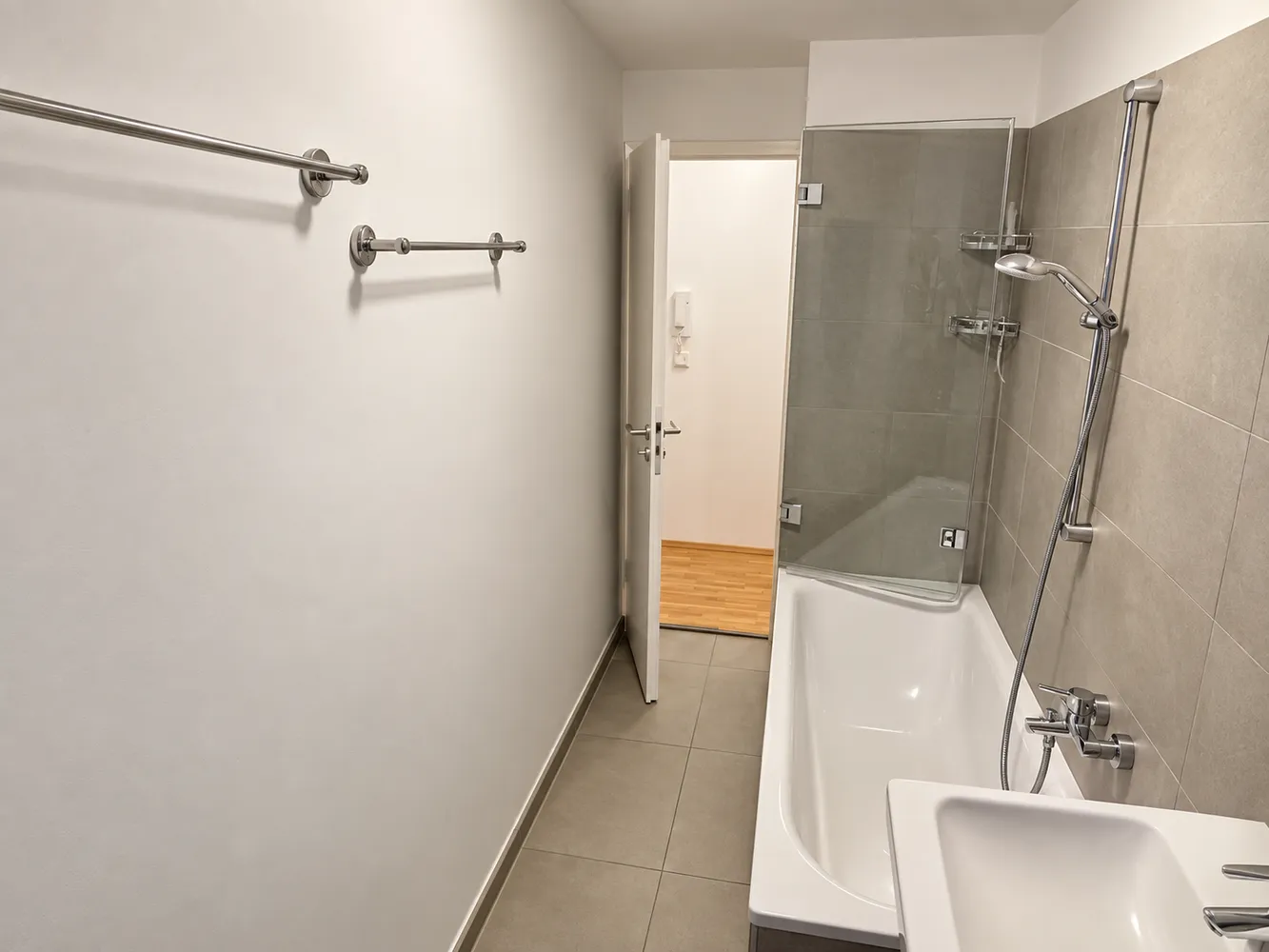 4 Zimmer Wohnung mit 80 m² in München – Bild 3