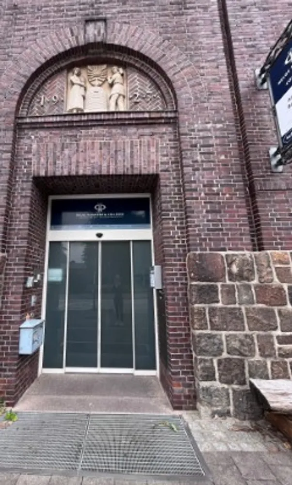 7 Zimmer Wohnung mit 220 m² in Kiel – Bild 2