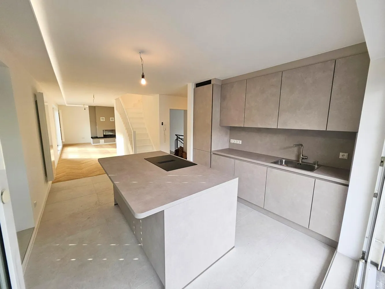 6 Zimmer Wohnung mit 170 m² in Frankfurt am Main – Bild 7
