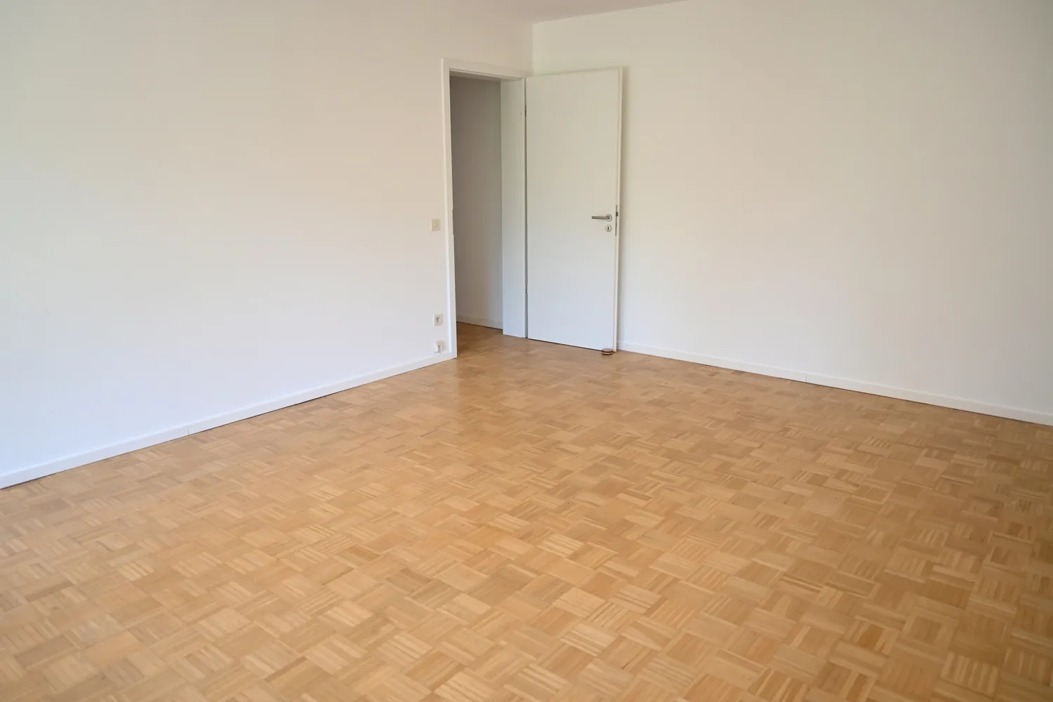 2 Zimmer Wohnung mit 66 m² in Wiesbaden – Bild 2