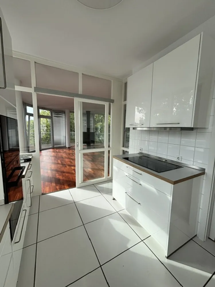 6 Zimmer Wohnung mit 265 m² in Berlin – Bild 3