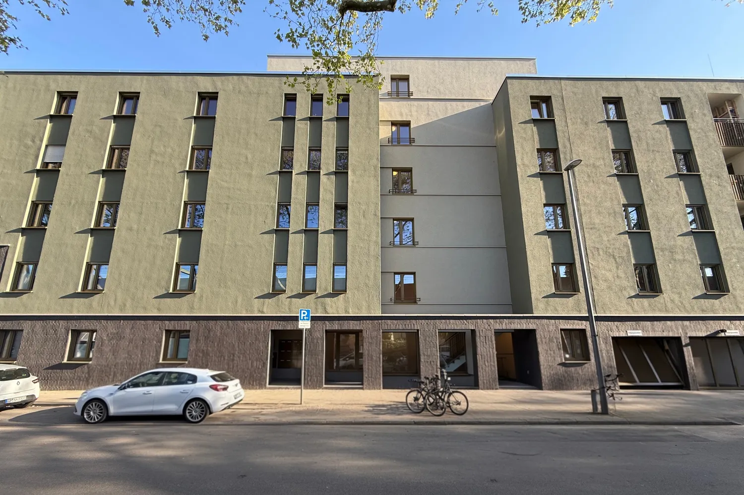 3 Zimmer Wohnung mit 112 m² in Köln – Bild 2