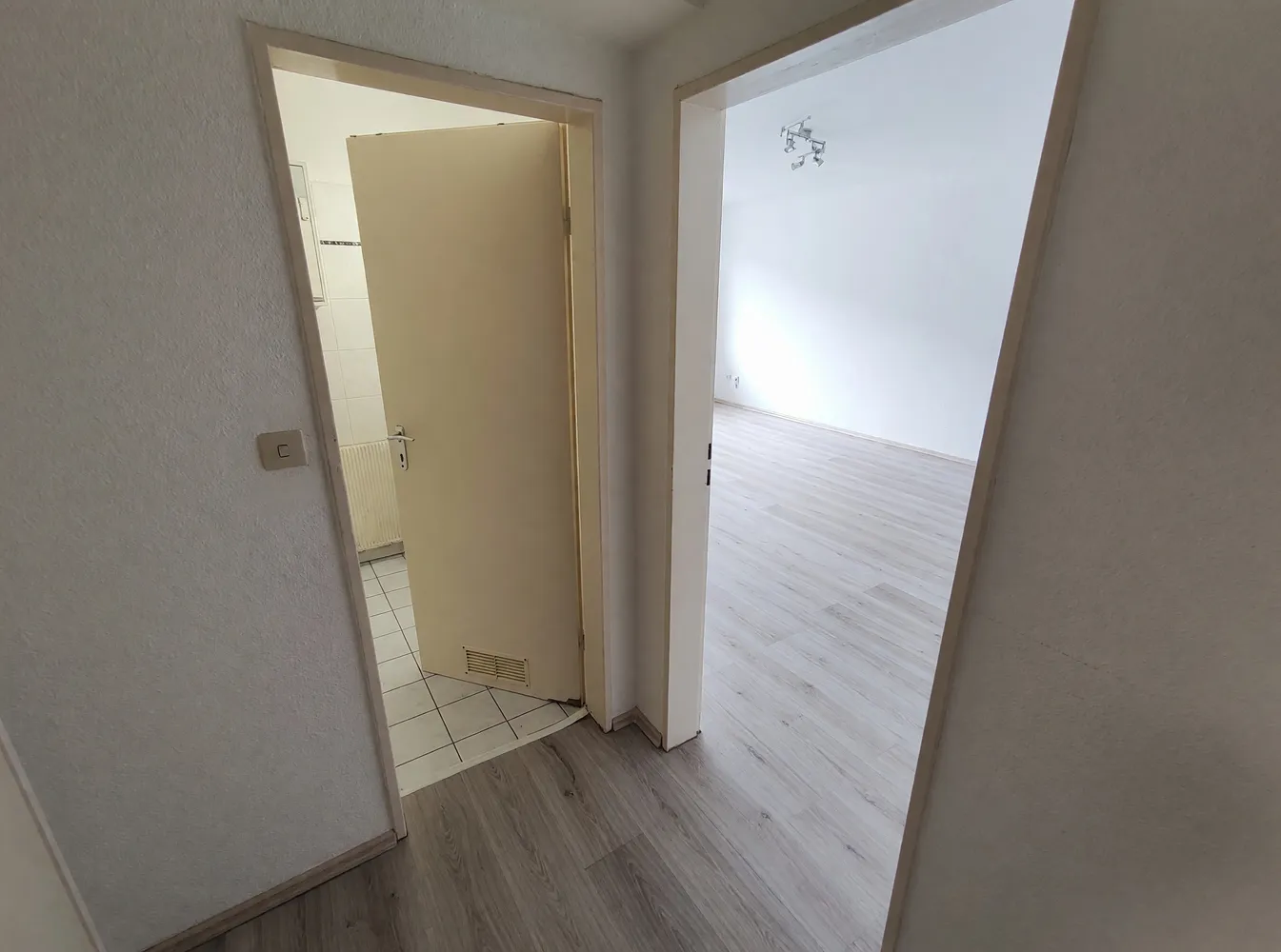 1 room apartment with 36 m² in Wuppertal – Photo 6