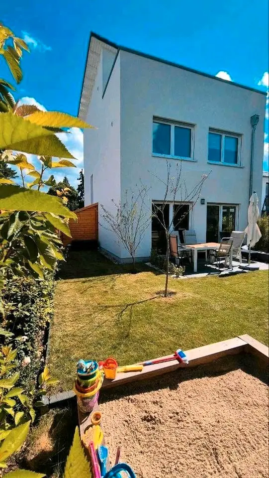 6 Zimmer Haus mit 145 m² in Berlin – Bild 1