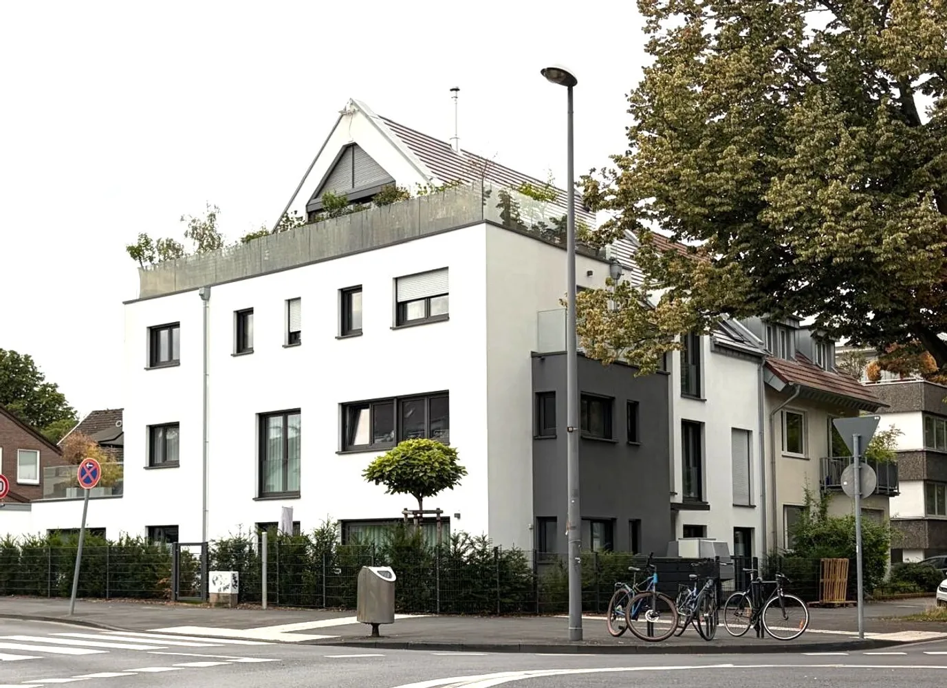 5 Zimmer Wohnung mit 170 m² in Köln – Bild 1