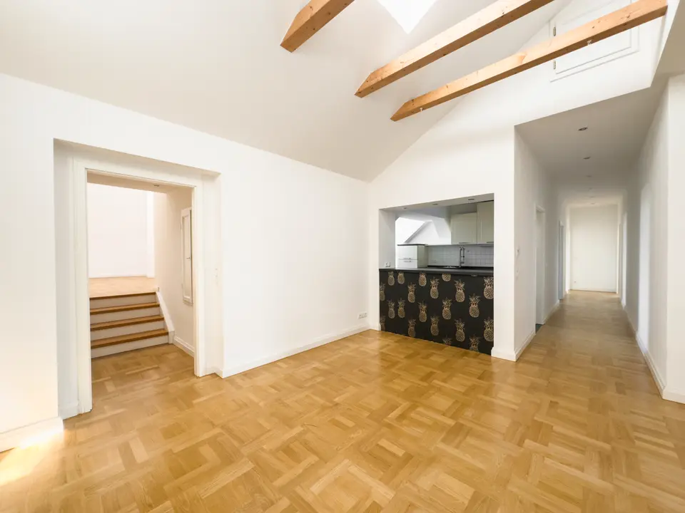 5 Zimmer Wohnung mit 194 m² in Borna – Bild 1