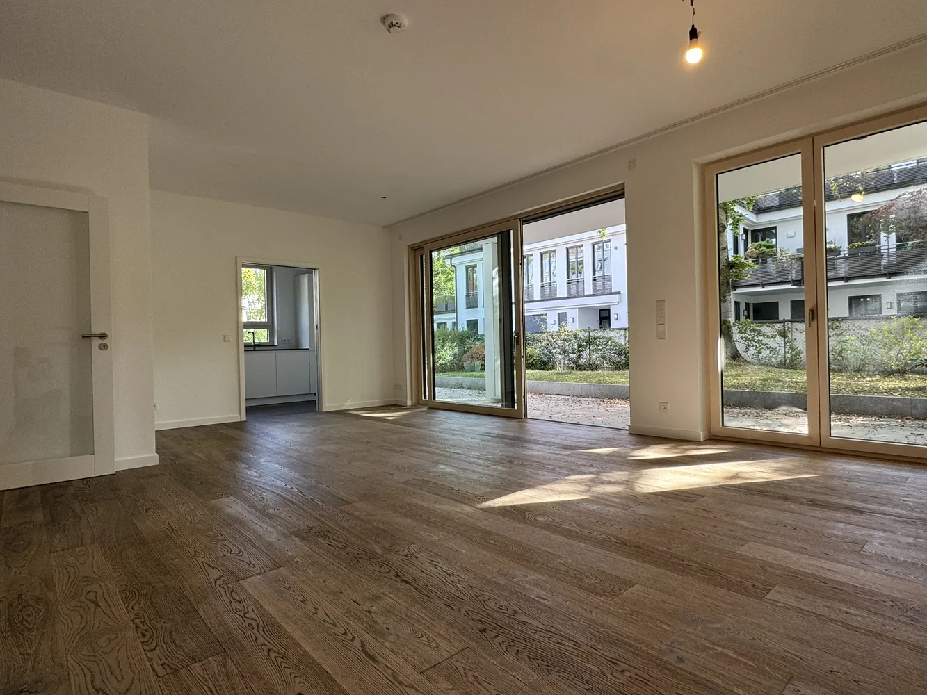 4 Zimmer Wohnung mit 142 m² in München – Bild 2