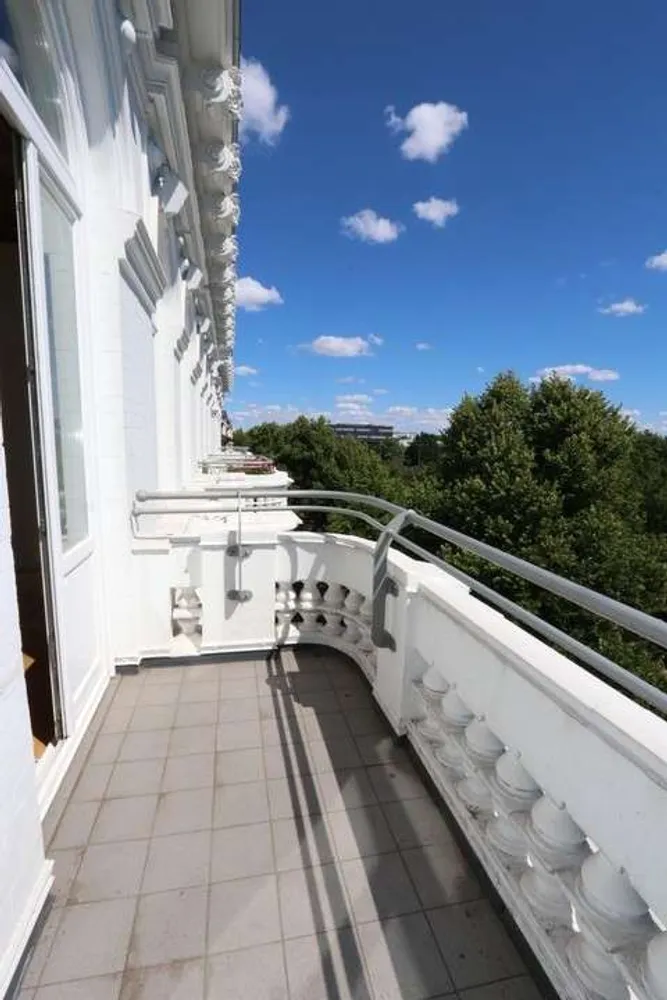 7 Zimmer Wohnung mit 208 m² in Hamburg – Bild 6