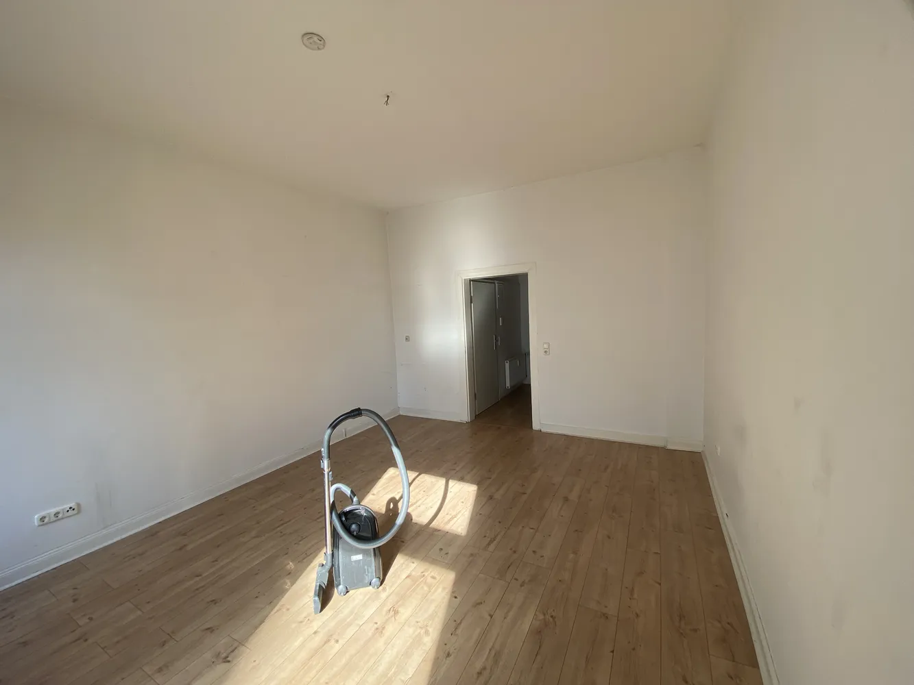 1 room apartment with 38 m² in Wuppertal – Photo 3