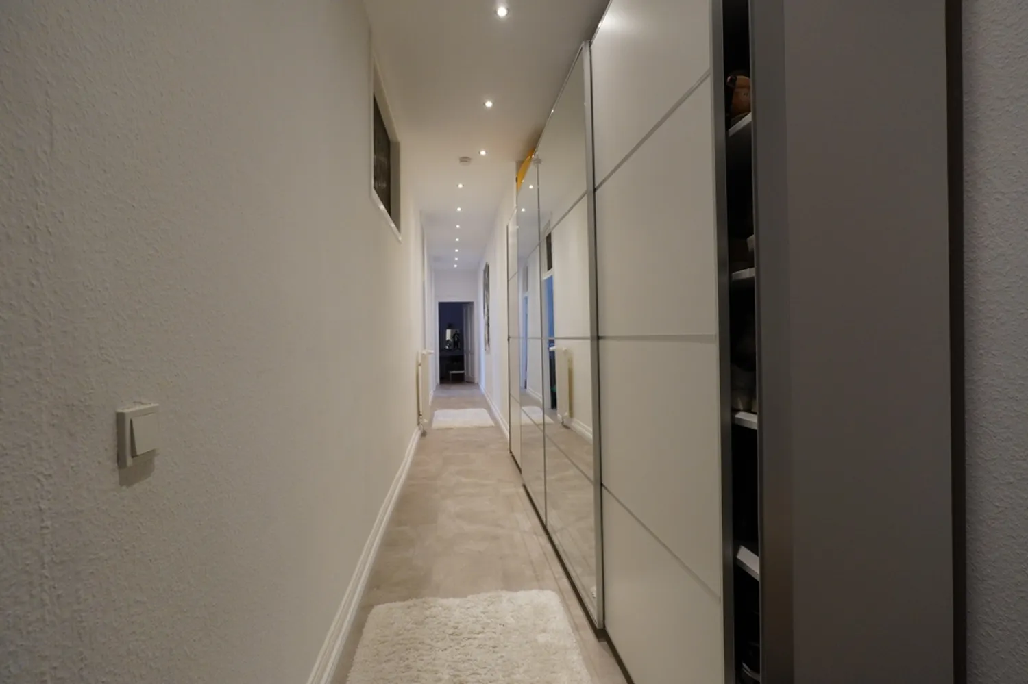 6 Zimmer Wohnung mit 225 m² in Wiesbaden – Bild 4