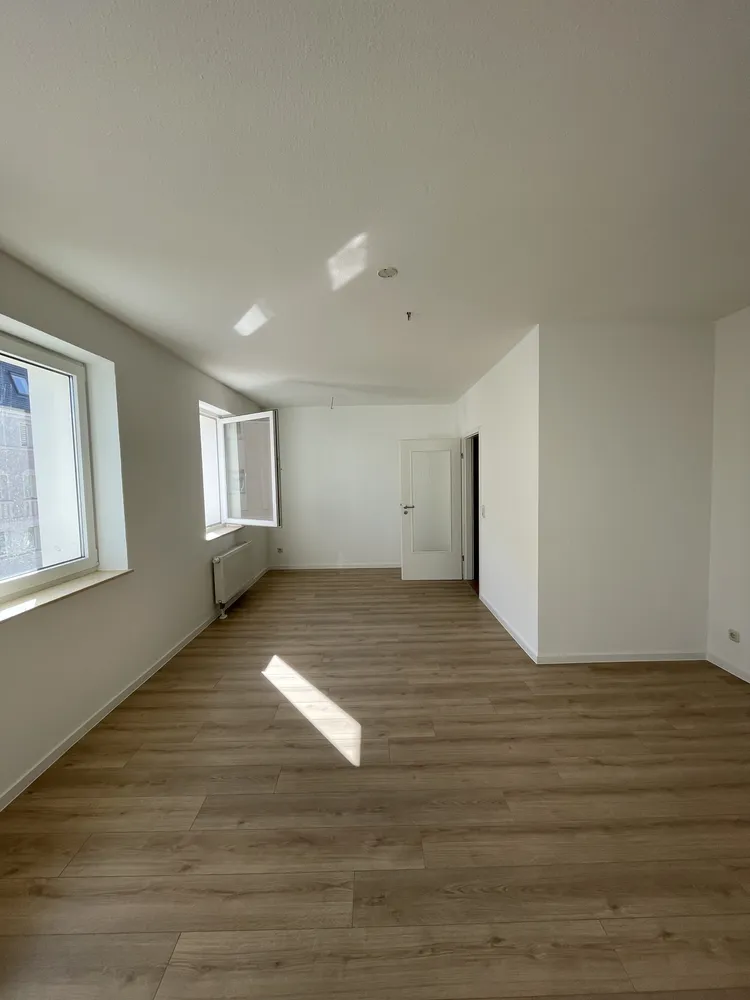 4 Zimmer Wohnung mit 96 m² in Magdeburg – Bild 2