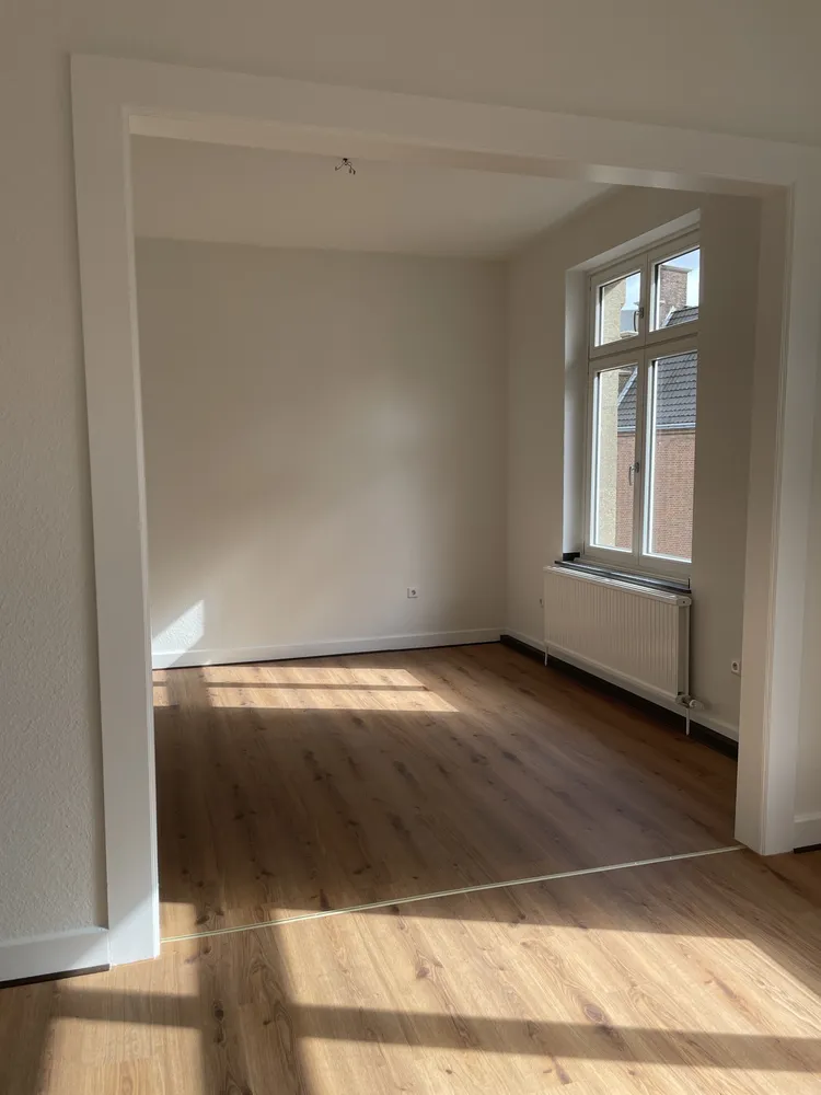 4 Zimmer Wohnung mit 122 m² in Neuss – Bild 3
