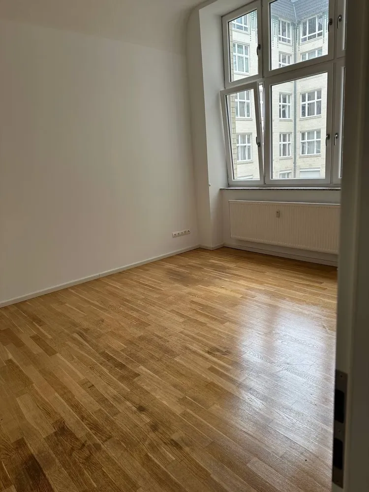 5 Zimmer Wohnung mit 150 m² in Berlin – Bild 3
