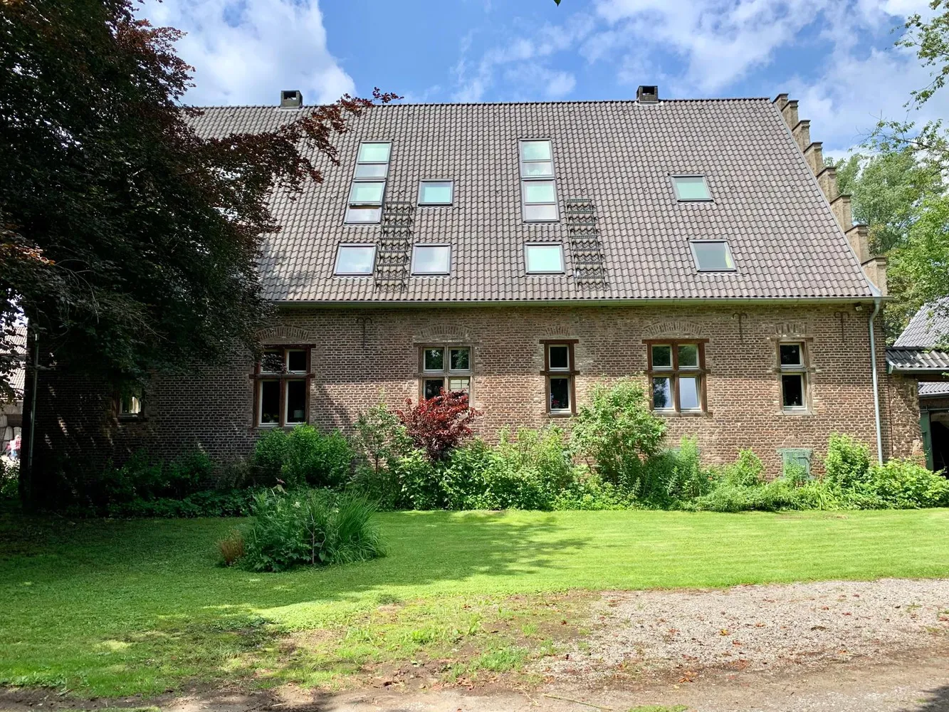 2 Zimmer Wohnung mit 108 m² in Düsseldorf – Bild 1