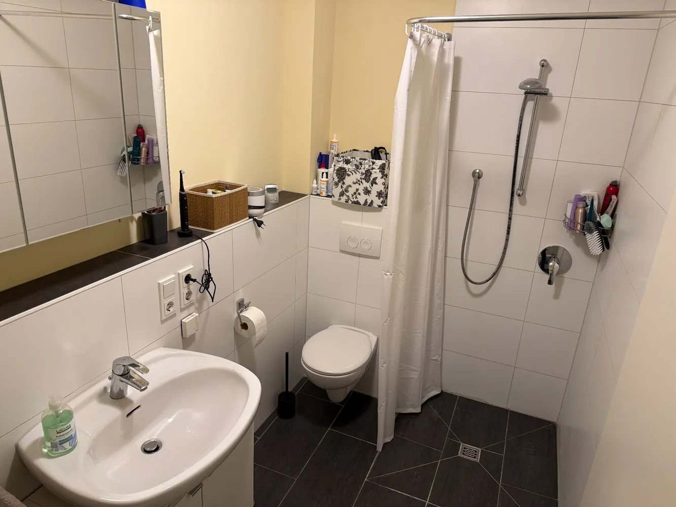 3 room apartment with 80 m² in Düsseldorf – Photo 1