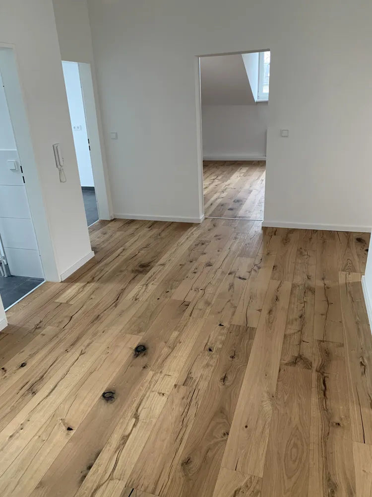 4 Zimmer Wohnung mit 93 m² in Frankfurt am Main – Bild 1