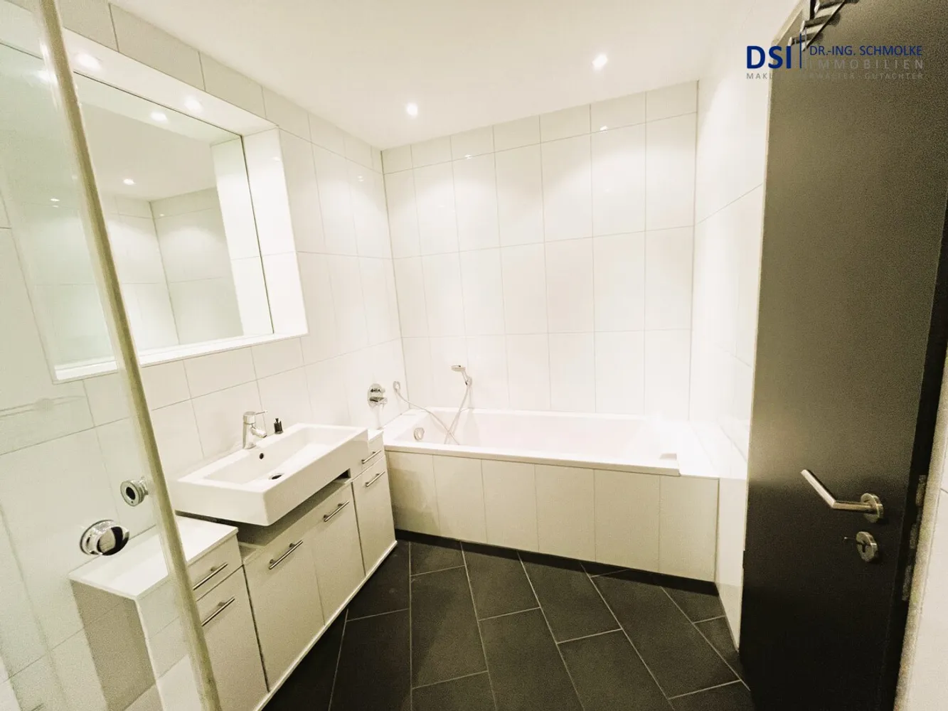 1 Zimmer Wohnung mit 117 m² in Köln – Bild 11