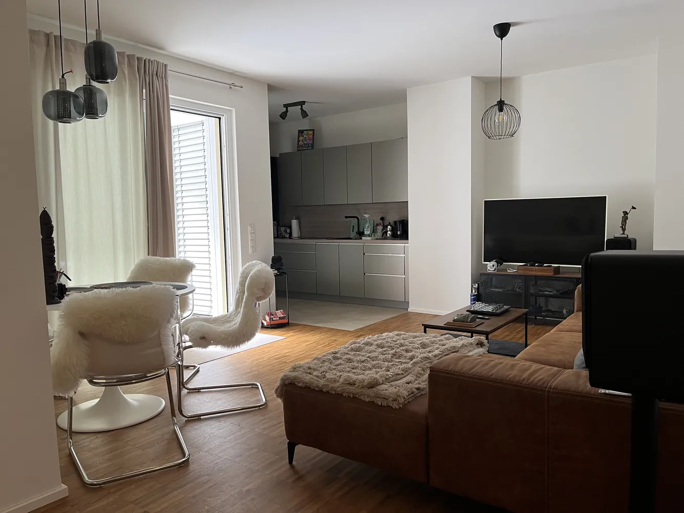 2 Zimmer Wohnung mit 58 m² in Köln – Bild 1