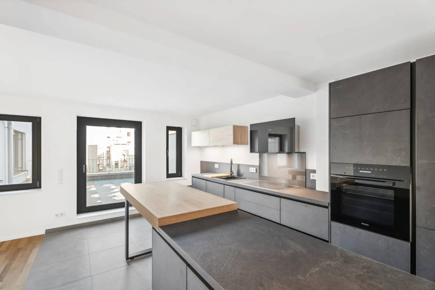 4 Zimmer Wohnung mit 142 m² in Düsseldorf – Bild 3
