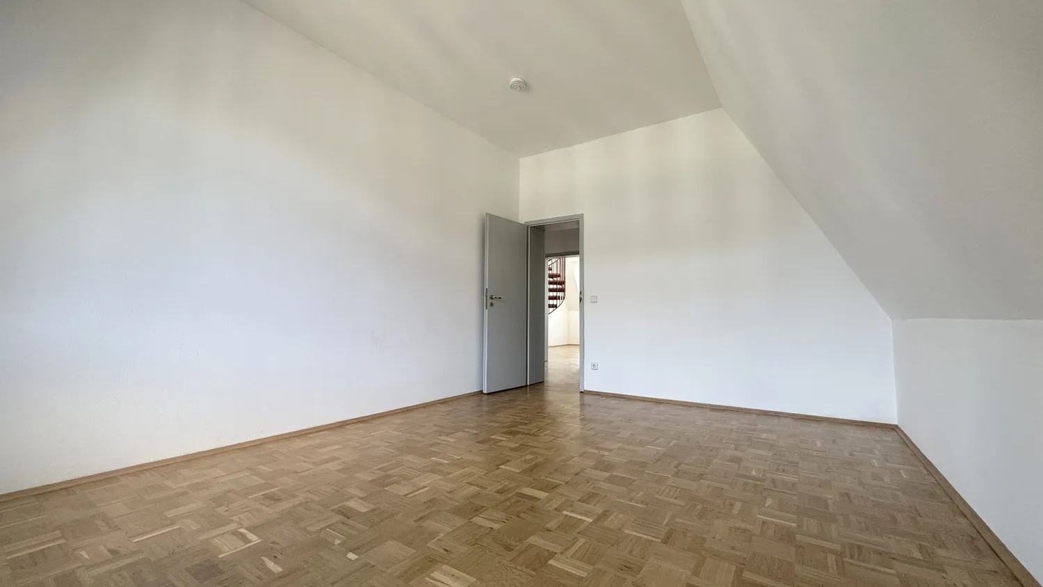 3 Zimmer Wohnung mit 94 m² in Dresden – Bild 9