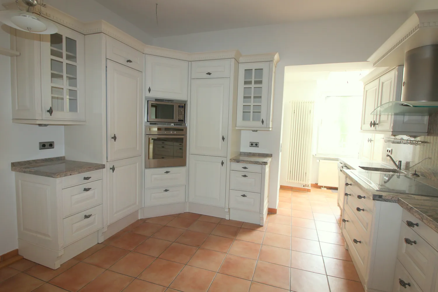 6 Zimmer Wohnung mit 160 m² in Düsseldorf – Bild 1