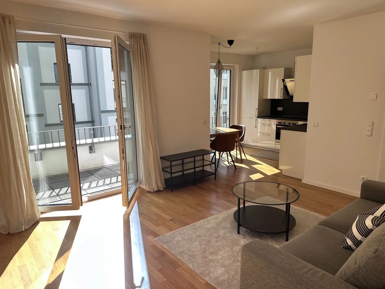2 Zimmer Wohnung mit 60 m² in Berlin – Bild 1