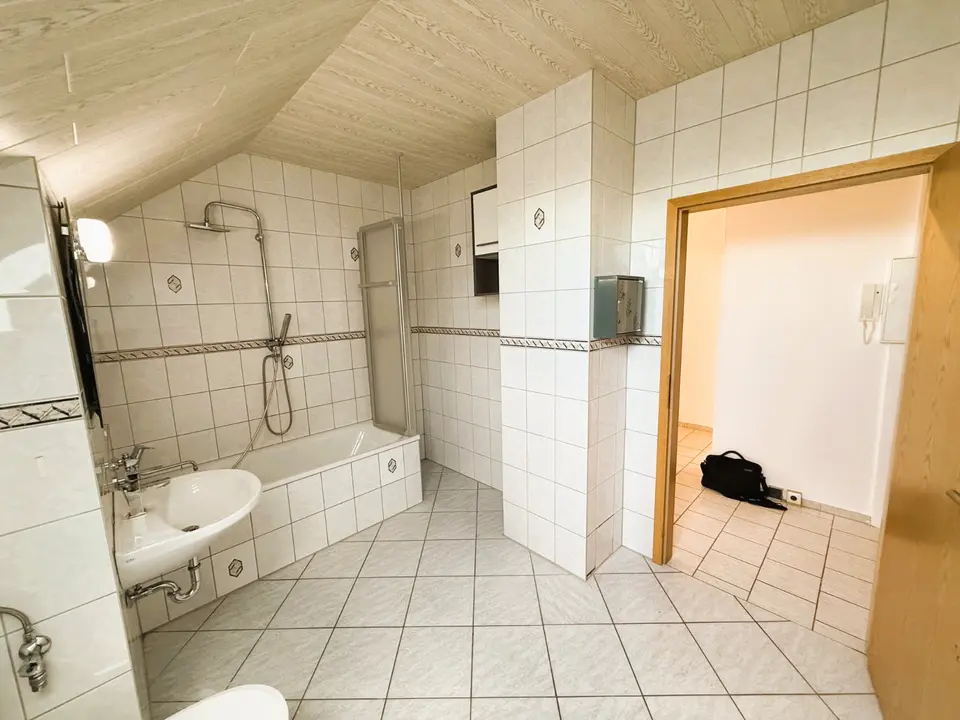 4 Zimmer Wohnung mit 80 m² in Zwickau – Bild 5