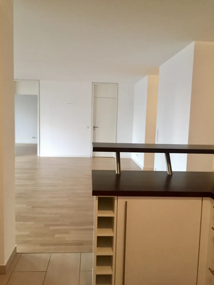 4 Zimmer Wohnung mit 143 m² in Frankfurt am Main – Bild 2
