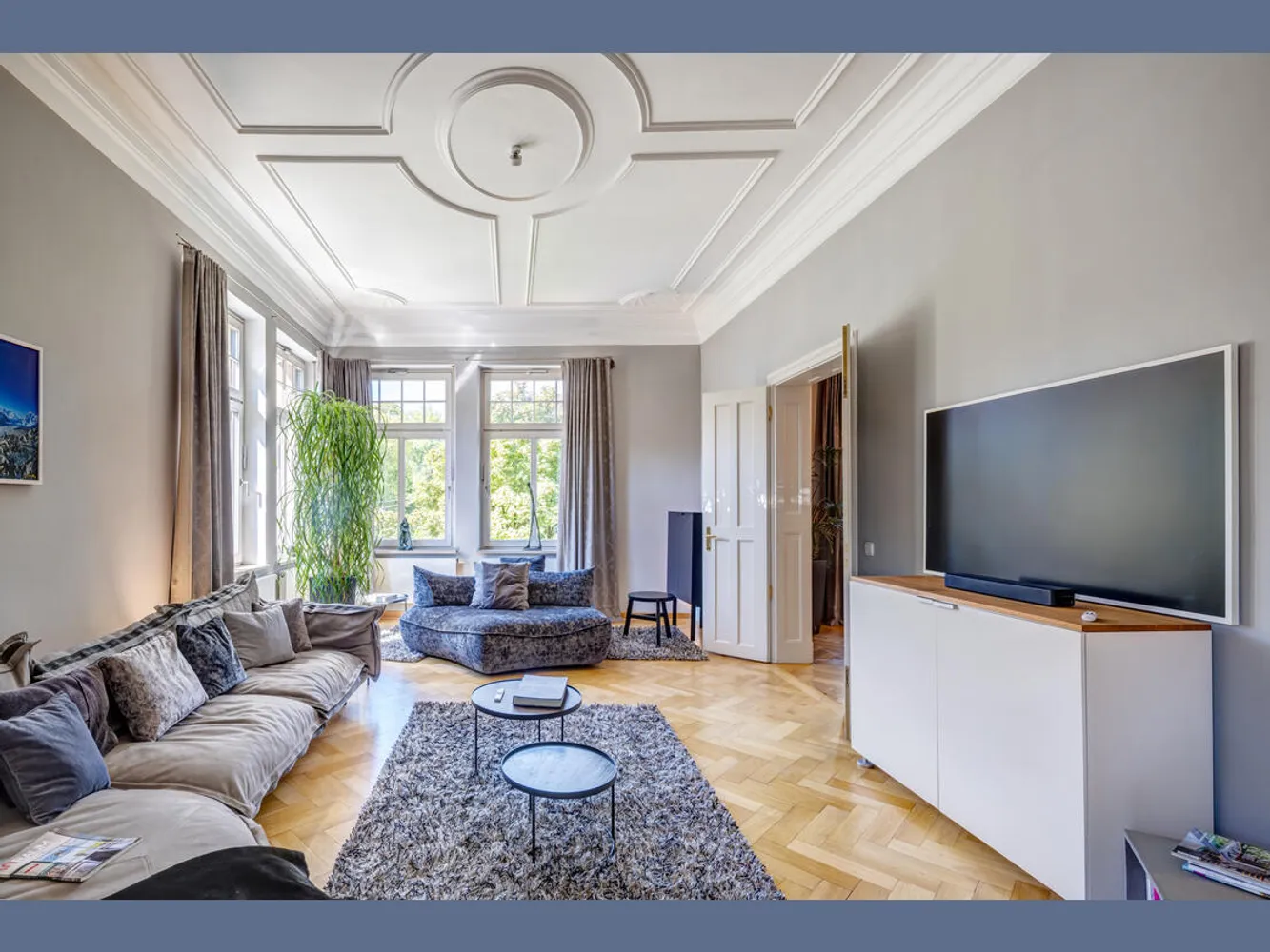 5 Zimmer Wohnung mit 195 m² in München – Bild 1