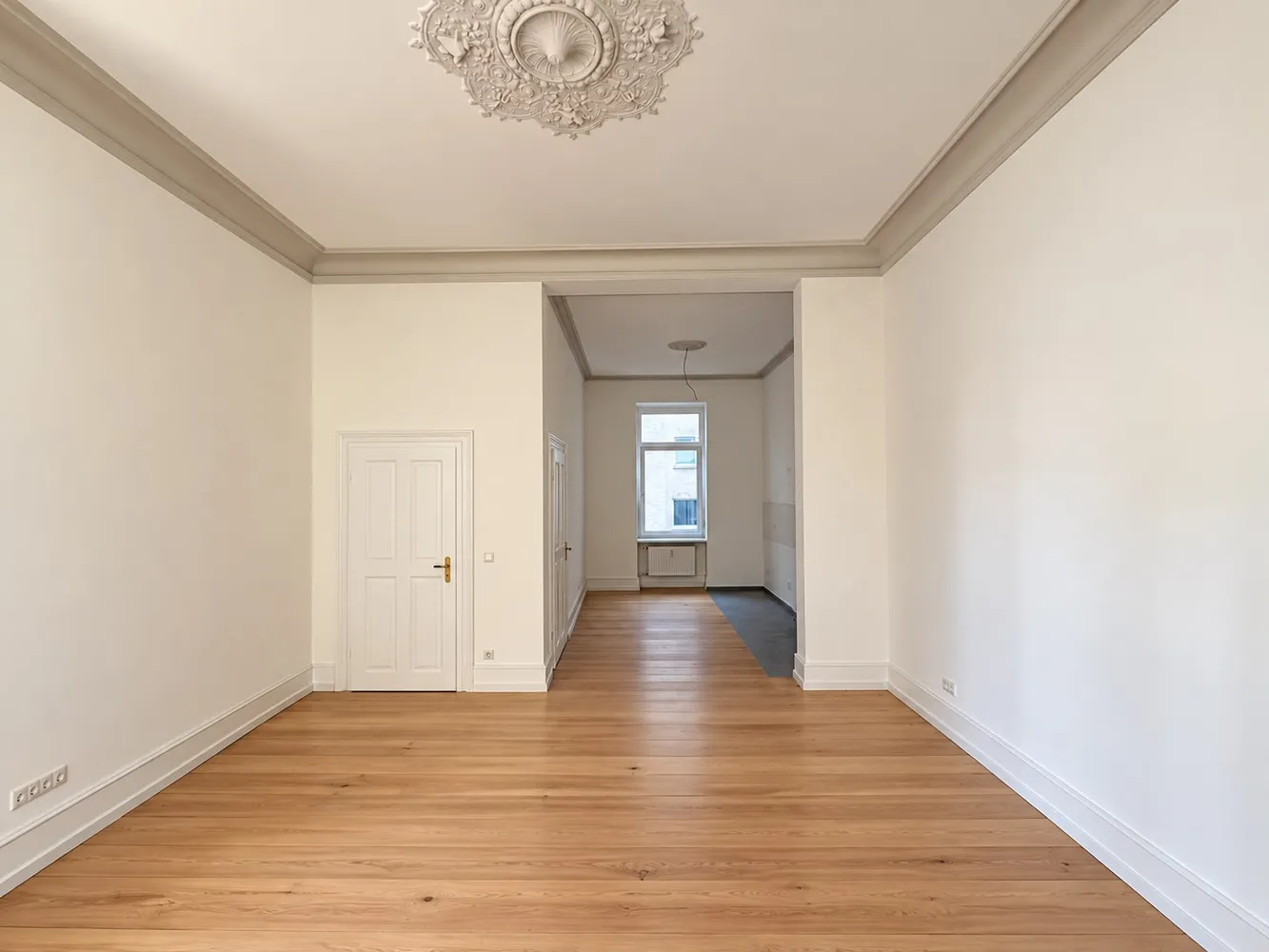 2 Zimmer Wohnung mit 95 m² in Wiesbaden – Bild 2