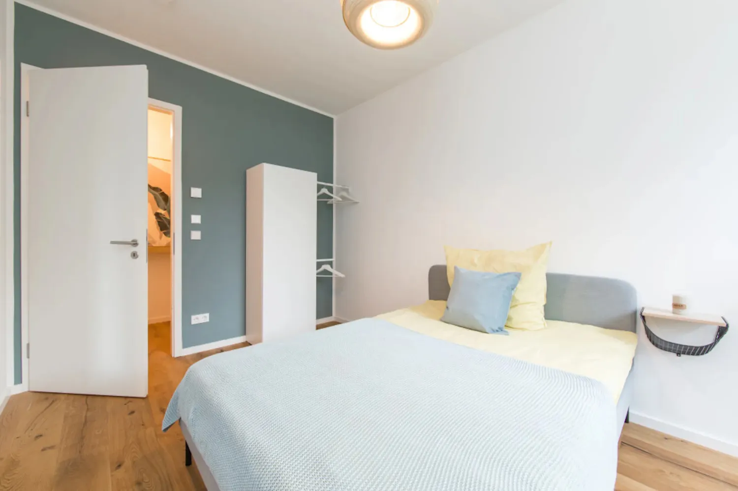 Shared room with 13 m² in Berlin – Photo 4