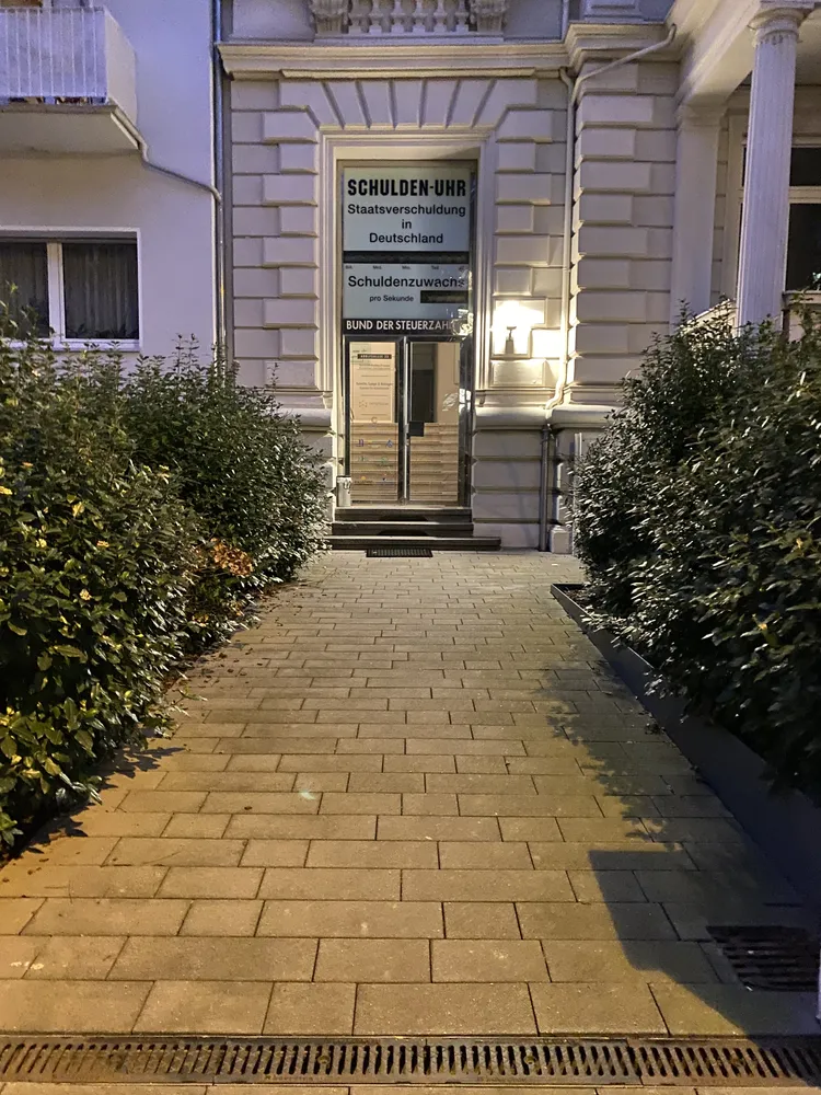2 Zimmer Wohnung mit 95 m² in Wiesbaden – Bild 4