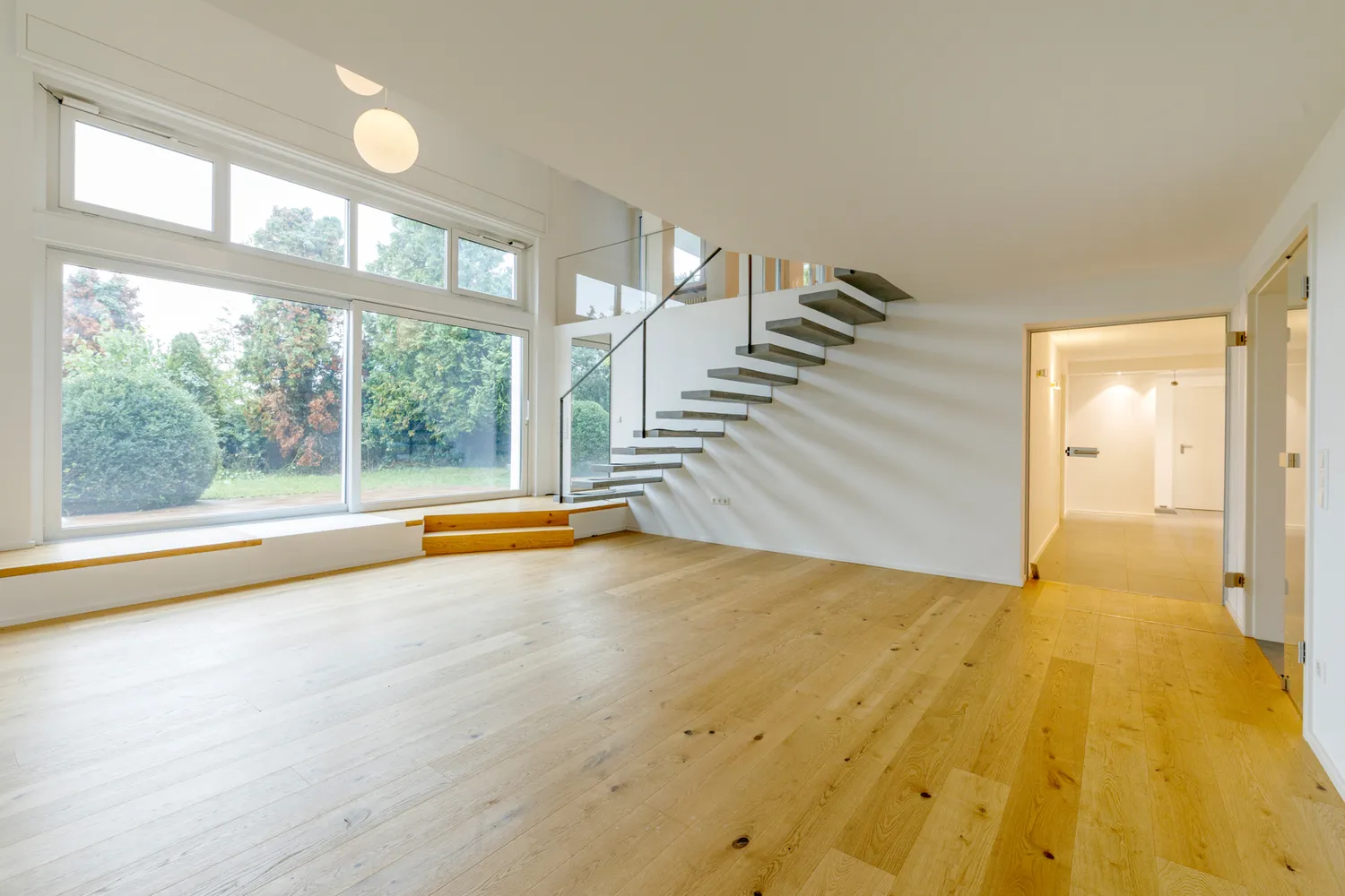 4 Zimmer Wohnung mit 180 m² in Stuttgart – Bild 1