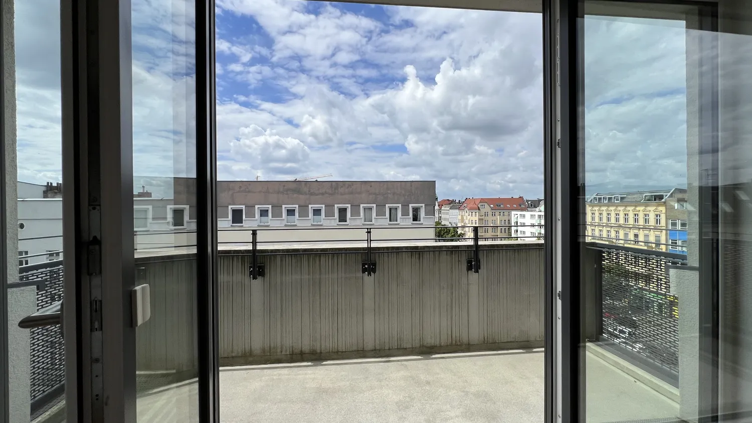 3 Zimmer Wohnung mit 100 m² in Berlin – Bild 2