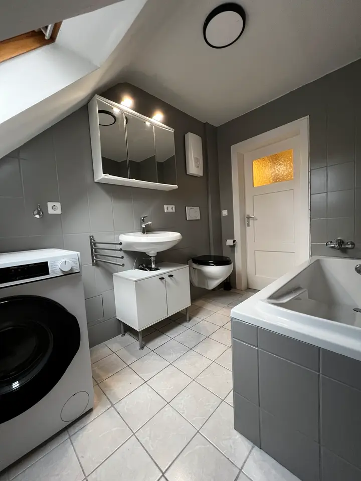 Shared room with 70 m² in Stuttgart – Photo 5