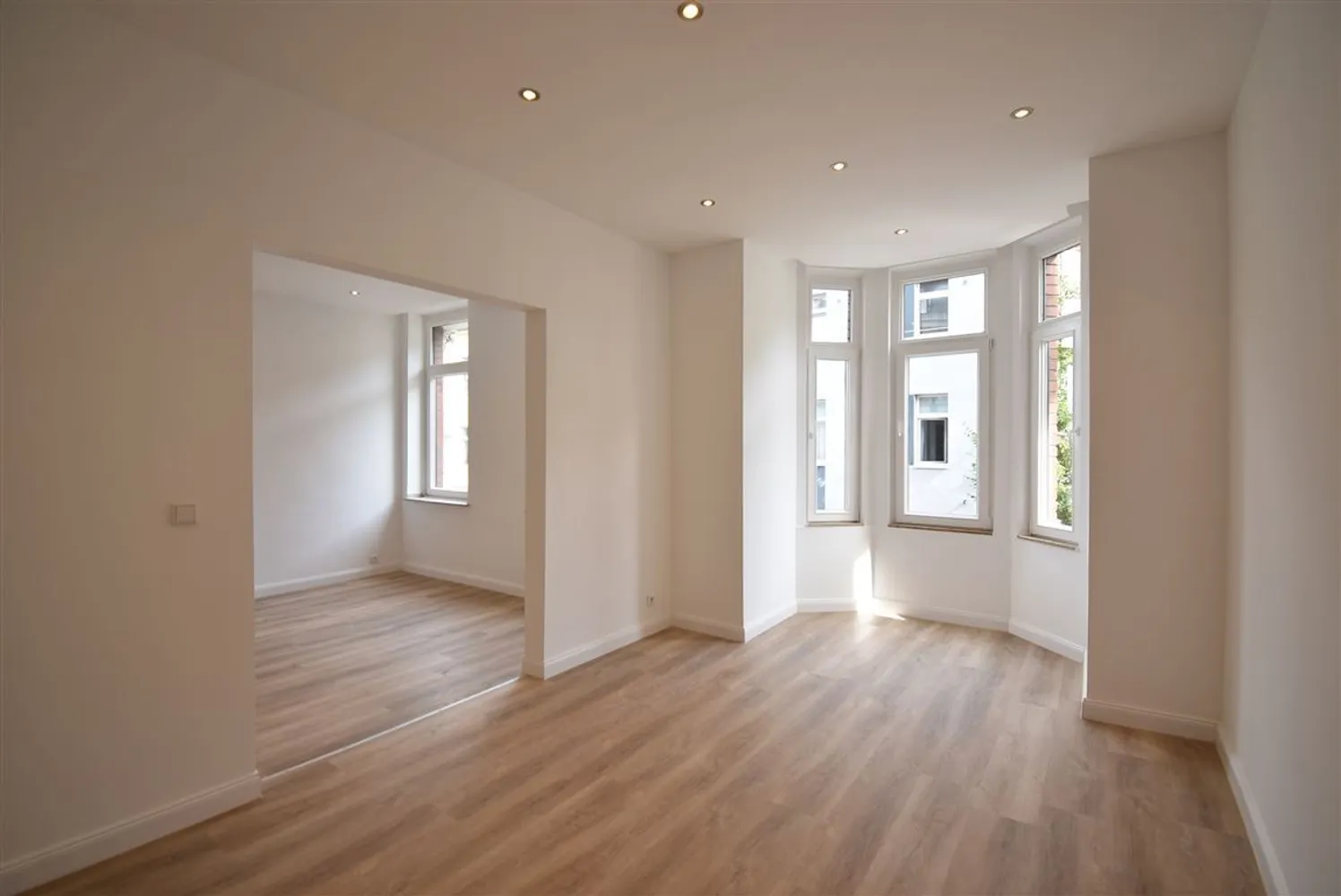 2 Zimmer Wohnung mit 81 m² in Krefeld – Bild 2