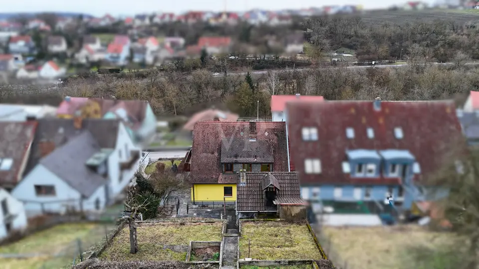 8 Zimmer Haus mit 149 m² in Würzburg – Bild 2