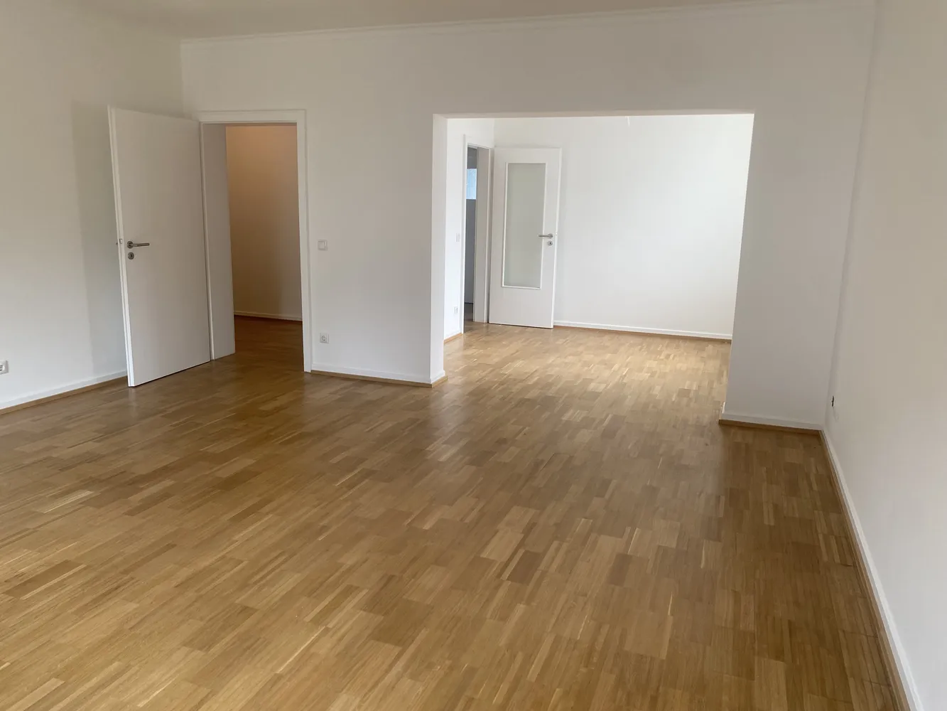 4 Zimmer Wohnung mit 102 m² in Frankfurt am Main – Bild 2