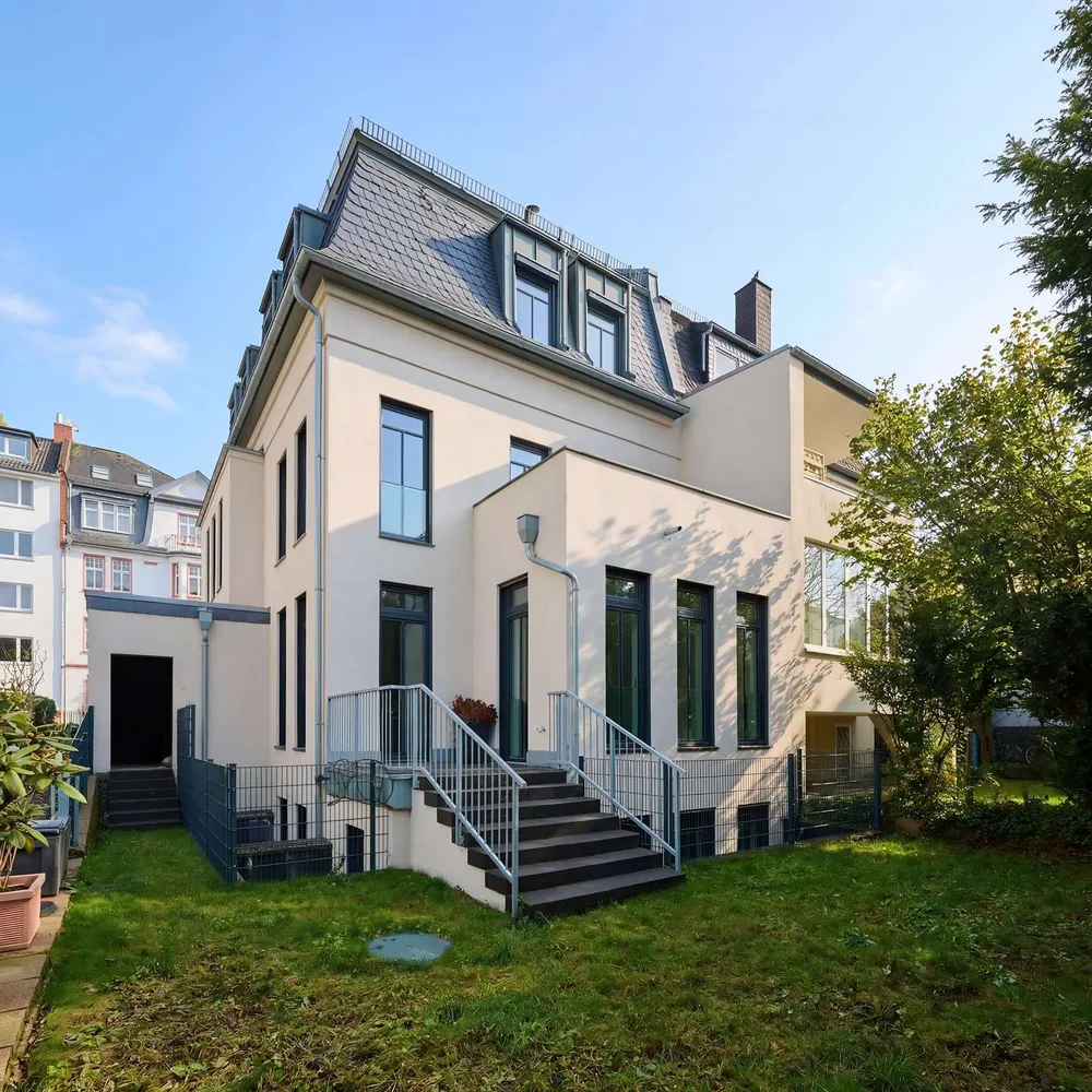 4 Zimmer Wohnung mit 153 m² in Frankfurt am Main – Bild 1