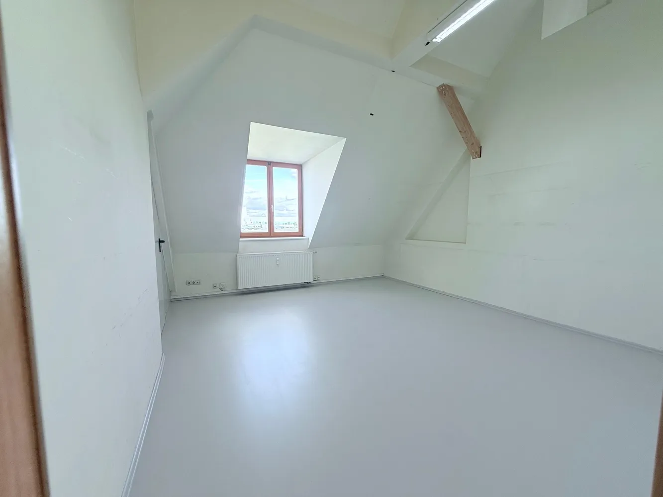 4 Zimmer Wohnung mit 211 m² in Berlin – Bild 7