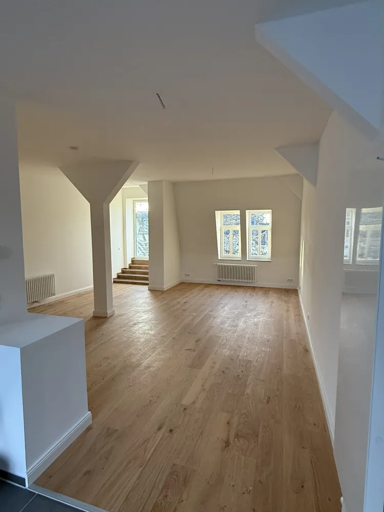 5 Zimmer Wohnung mit 148 m² in Halle (Saale) – Bild 1