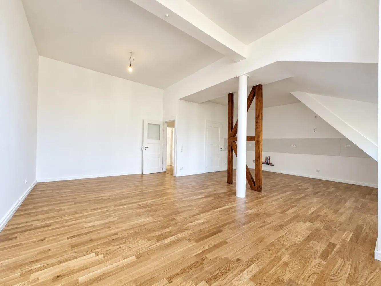 4 Zimmer Wohnung mit 127 m² in Karlsruhe – Bild 2