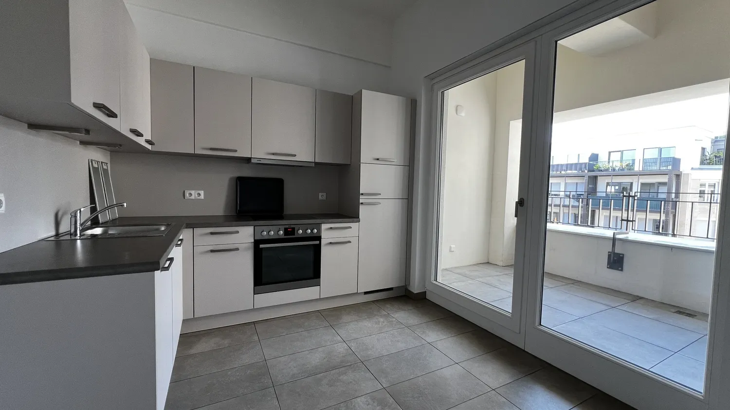 2 room apartment with 75 m² in Berlin – Photo 6