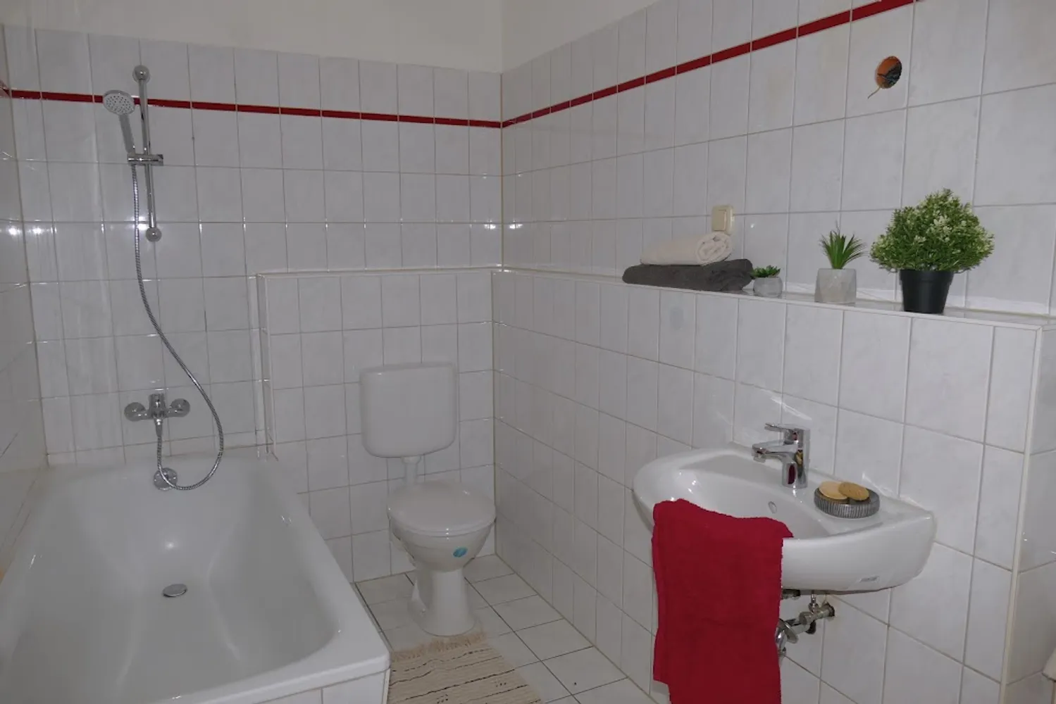 2 Zimmer Wohnung mit 56 m² in Naumburg (Saale) – Bild 2